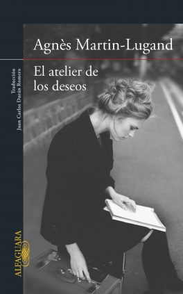 Agnès Martin-Lugand – Couverture roman – Entre mes mains le bonheur se faufile – Espagne Agnès Martin-Lugand - Couverture roman - Entre mes mains le bonheur se faufile - Espagne